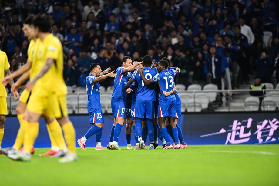 [图]申花1-0新鹏城升至第二 中超冠军悬念临了一轮揭晓